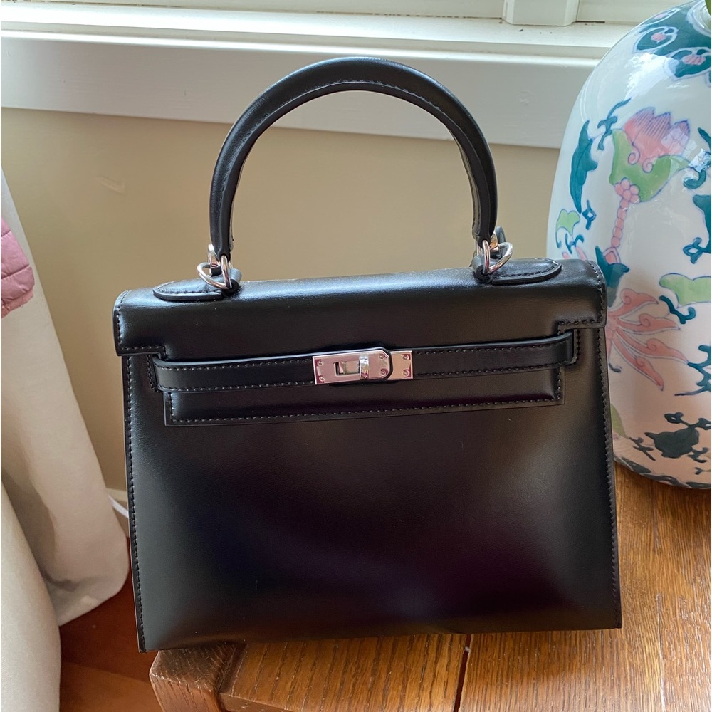 Black Leather (mini-Kelly style) Handbag - Picture 2 of 9